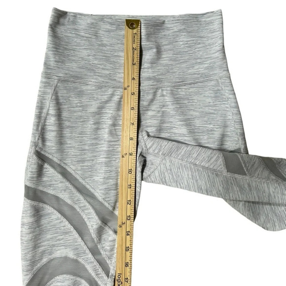 Lululemon Wunder Under High-Rise Mesh Tight in Wee Are From Space W5BK4S - Picture 7 of 10